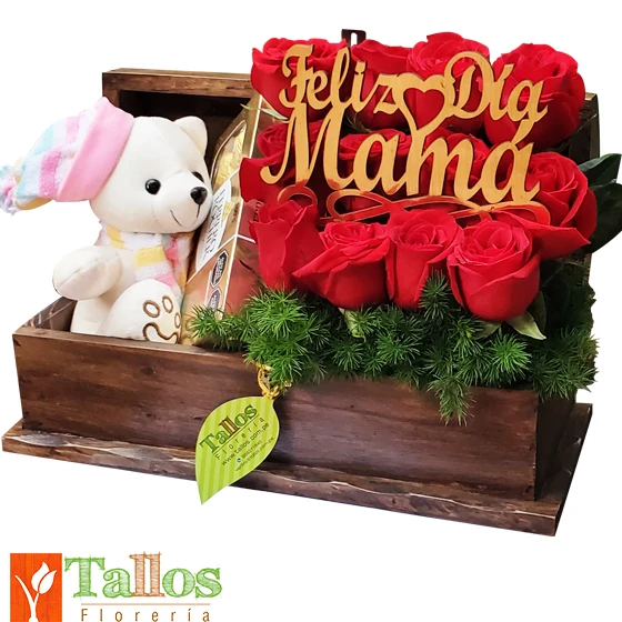 arreglo floral con rosas chocolates y peluche en baúl de madera para cumpleaños de mamá con entrega en Lima