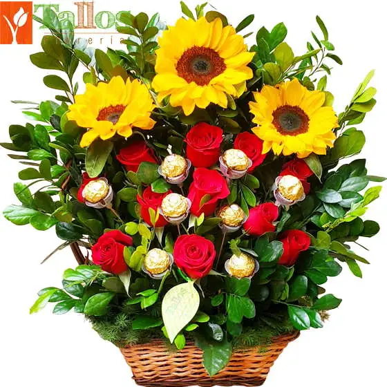 arreglo floral con chocolates entre rosas y girasoles para regalo entrega inmediata en Lima