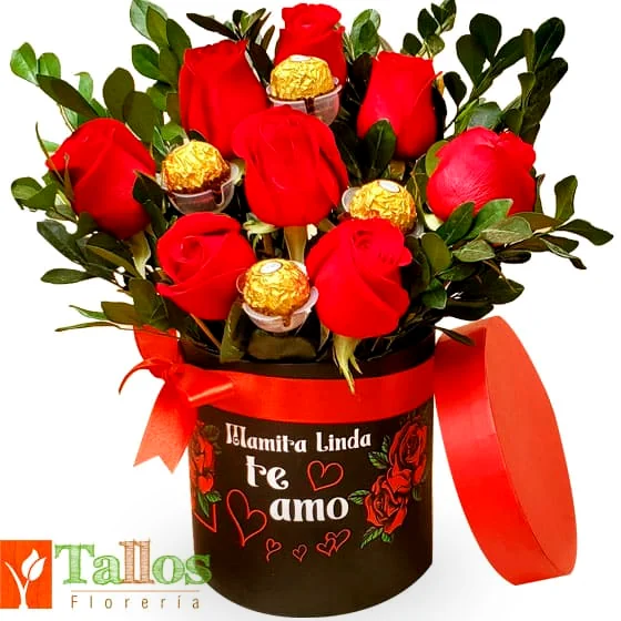 Arreglo floral en box con rosas rojas y chocolates para mamá elegante regalo especial ideal para el Día de la Madre con entrega a domicilio en Lima