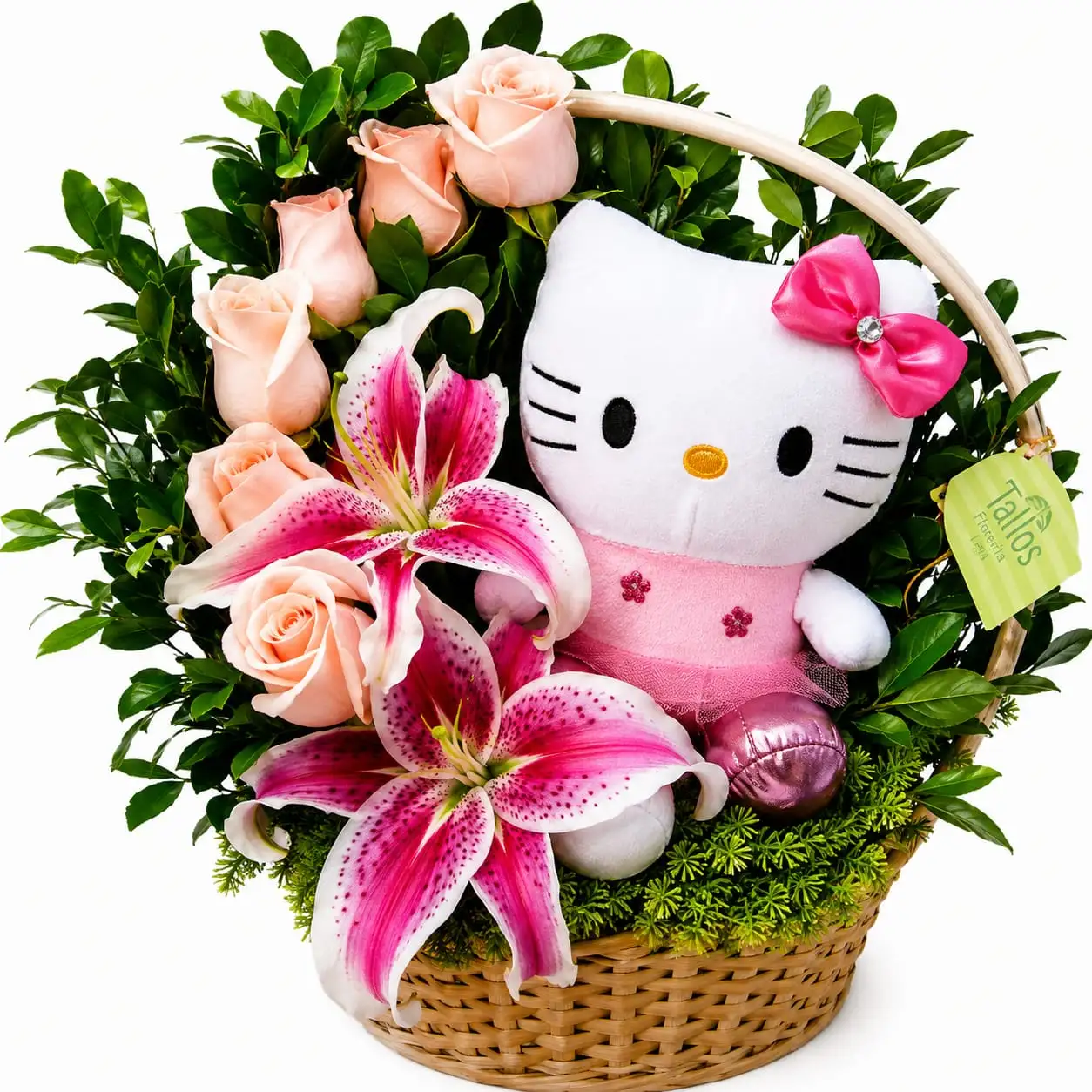 Arreglo floral para baby shower en Lima con rosas y lirios acompañado de peluche en canasta decorativa ideal para nacimiento de bebé en Lima