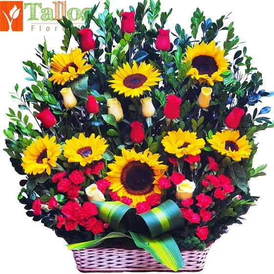 arreglo floral colorido con girasoles lirios y rosas para eventos delivery de flores en Lima
