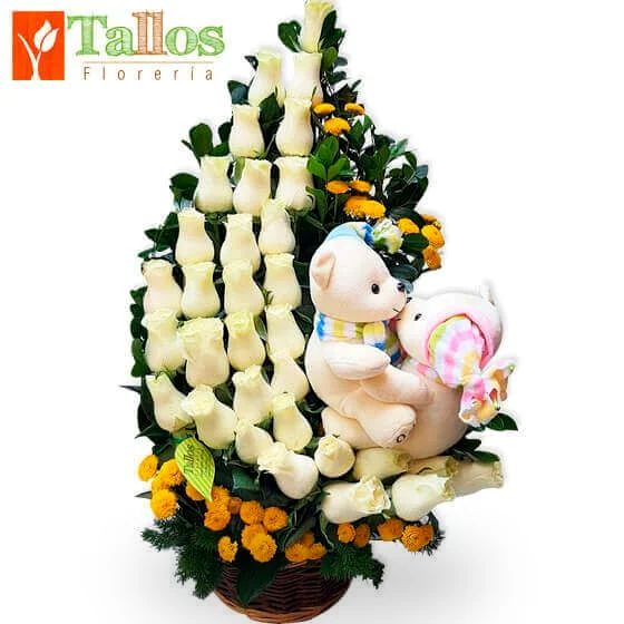 arreglo floral de rosas blancas en forma de luna con peluche para amor delivery de flores en Lima
