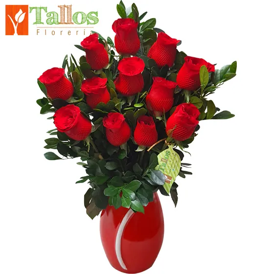 Arreglo floral de rosas rojas en florero rojo ideal para regalo de amor romántico o aniversario elegante con delivery en Lima