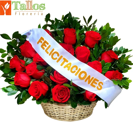 arreglo de rosas rojas en canasta para felicitaciones de cumpleaños delivery de flores en Lima
