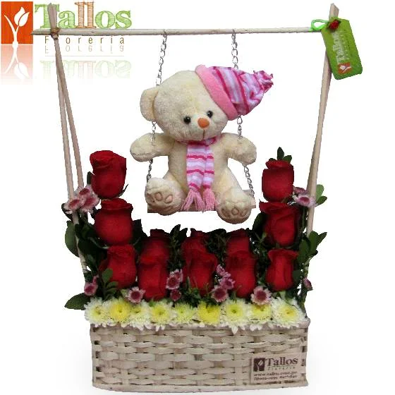 osita en columpio para regalo romántico delivery de flores en Lima